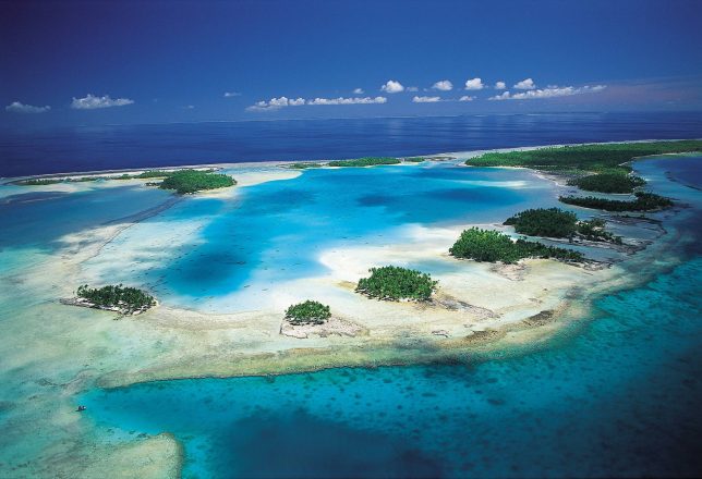 Plage de sable rose à Rangiroa